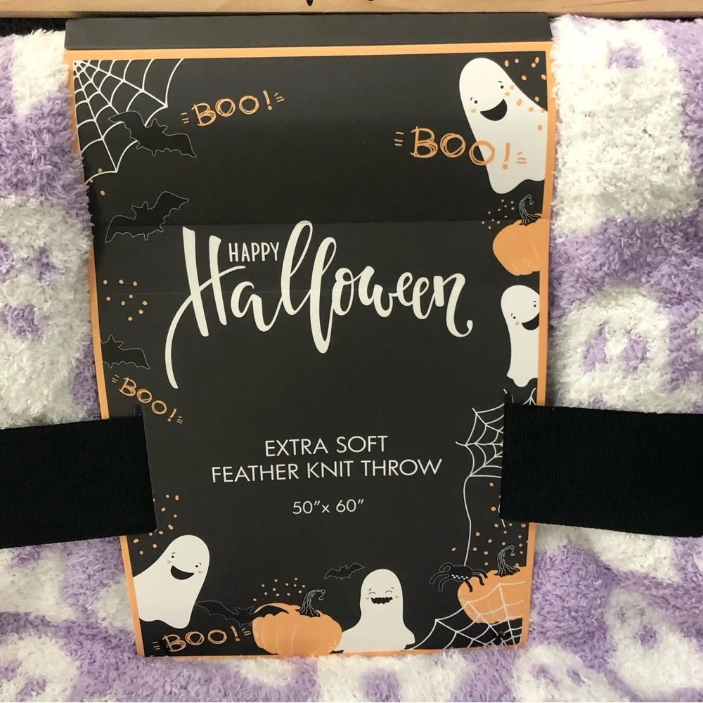 NEW NWT Happy Halloween Ghost Blanket Soft Feather Knit Throw 50x60